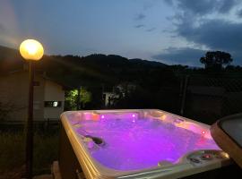 Къща за гости Sunrise - Батак, hotel em Batak