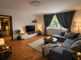 3BR near Center with Parking