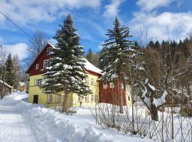 Chalupa Žlutý mlýn, hotel a Černá Říčka