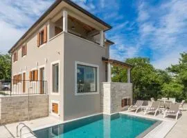 Beautiful Villa Skarline with outdoor pool in Buje
