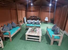 Gran casa copiapo hasta 11 personas, hotel in Copiapó