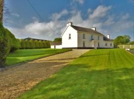 Belle View House Self Catering, hotel v mestu Mohill