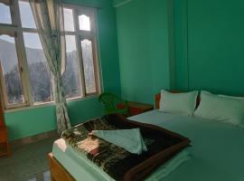 M C P Homestay, hotel u gradu Dirang Dzong