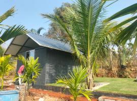 Charger Club - Private Huge 7 acre Farmhouse - Couples Allowed, Hotel in Kaglipur