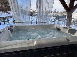 Holiday House Sunset Spa, hotel i Šentjernej