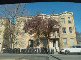 Shared Salem Apt for staying in a bed