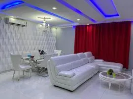 Modern Camama Getaway for Work or Family stays