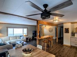 Hillcrest Hideaway: Spacious Mountain View Oasis, hotel in Hillcrest Mines