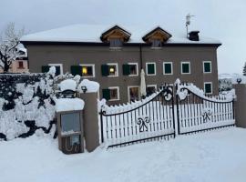 Chalet Le Dimore Asiago - Ideale per gruppi e Famiglie, hotel i Roana