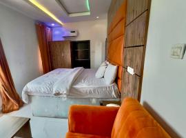 EmmaBlow Hotel and suit international, hotel em Igoro