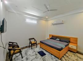 Amrit Prabha Kunj Best Cozy Rooms, hotel in Ayodhya