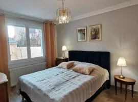 Independent studio 12 min from Paris