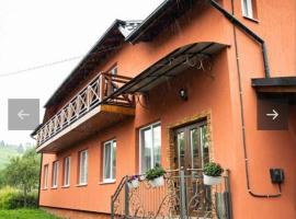 Садиба KAMALOVA, hotel i Yasinia