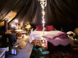 Glamping in - luxury tent, hotel in Šunupis