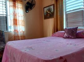 Content Guest House, hótel í Ocho Rios