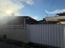 Casa na praia próximo a Balneário Perequê Porto Belo