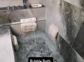 K Spot with Sauna and jakuzzi