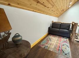 Hikers Haven borders Zion National Park – hotel w mieście Orderville