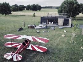 Airpark-Lodge, hotel em Lärz