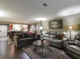 Comfortable updated Condo with No steps