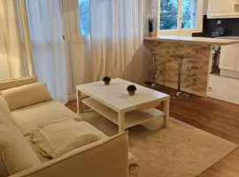 Cosy Place, Private Parking, 26 min to Paris