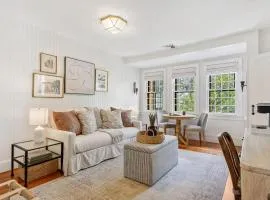 Driftwood Suite - Luxury Retreat in Newport
