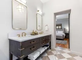 Harbor View Suite - Luxury Newport Retreat