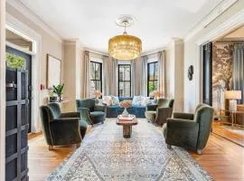 Luxury Inn in Downtown Newport