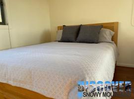 Flynns Retreat Winter Rental - Jindabyne, hotel i Crackenback