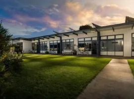 Coastal Breeze Holiday Units