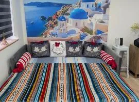 Luxury Boutique Suite with a Mediterranean Soul - 15m to Heathrow Windsor Ascot Legoland with Free Parking