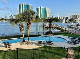 Bayou Breeze Retreat, hotel em Orange Beach