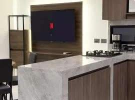 Modern Family Apartment near to the Airport