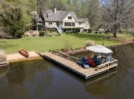 Lake Days Getaway - Lakeside Family Escape Near Hillsborough