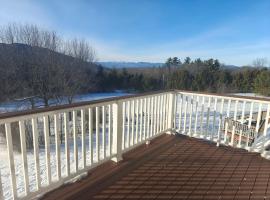 Beautiful Bridgton Apartment, hotel a Bridgton