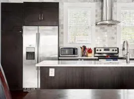 Spacious Home Fenced Yard Near Fountain Square Family Friendly