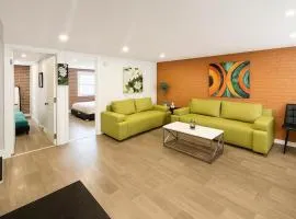 Downtown Montreal Quartier des Spectacles Lofts