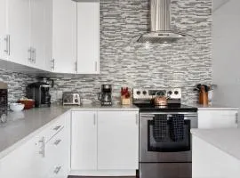 Spacious Home Garage Near Fountain Square-Family Friendly