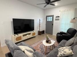 Peaceful 3 BR King Bed, Near BSW and Parking, hotell sihtkohas Temple