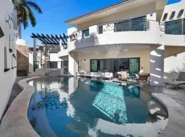 #Marbella Lane - Grand 5BR Oasis Villa Getaway