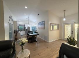 Newly Opened Just in Time For Artemis II 3BR 2 BA Home Sleeps 6 North Titusville, hôtel à Titusville