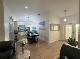 Quiet Spacious 3BR Home for 6 with Garage Parking Near KSC