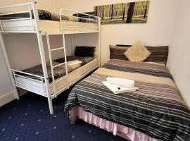 Holiday Plus - 50 Palatine Road