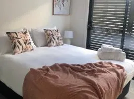 NEW Airy Neat & Comfy 2 story-3 Bed 2 BathGarage