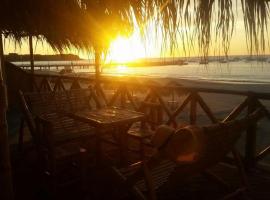 Hostelis Las Tortuguitas Bungalows pilsētā Losorganosa