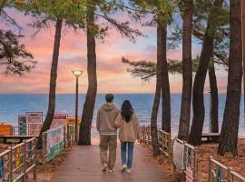 Gangneng badapunggeong Pension