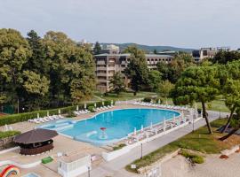 HVD Lotos Hotel - All Inclusive à-la-carte, Private Beach & Free Parking, Hotel in Goldstrand