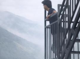 Willownest munnar 2bhk entire private villa with balcony view and BBQ & kitchen, hotel em Munnar