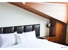 The House - Mate With Restaurant