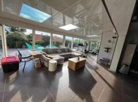 Villa Zena, hotel em Saint-Bonnet-de-Mure